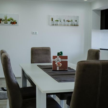 Deluxe Apartments SJJ Esterno foto