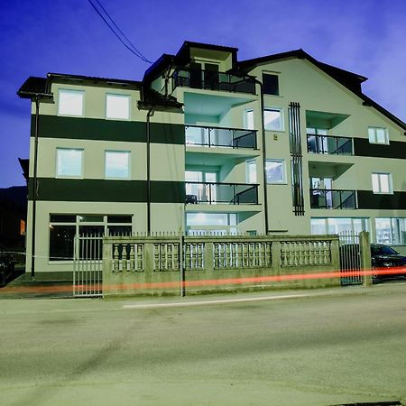 Deluxe Apartments SJJ Esterno foto