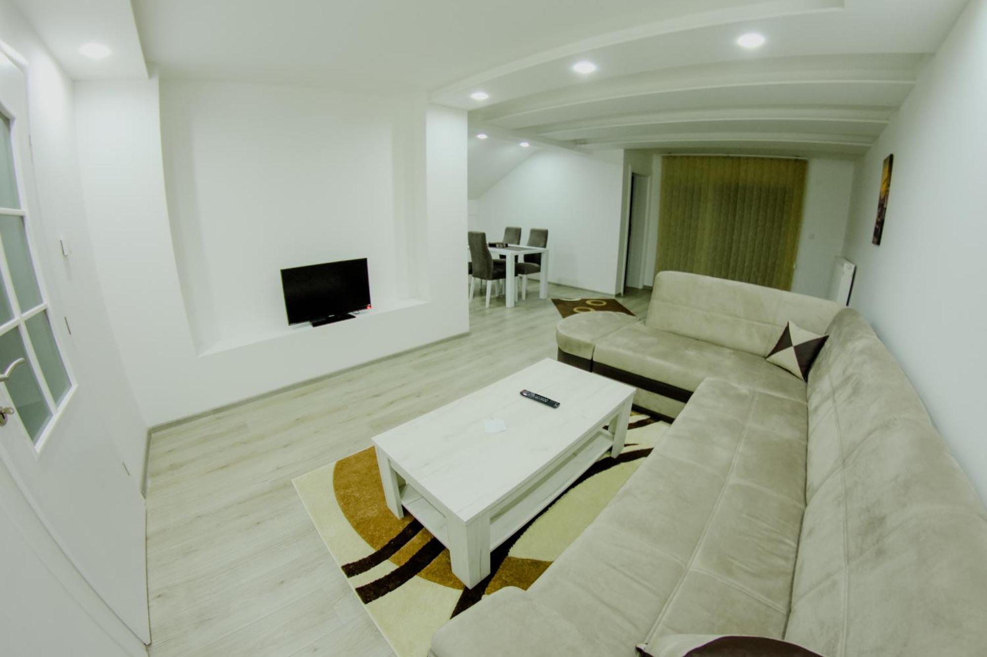 Deluxe Apartments SJJ Esterno foto