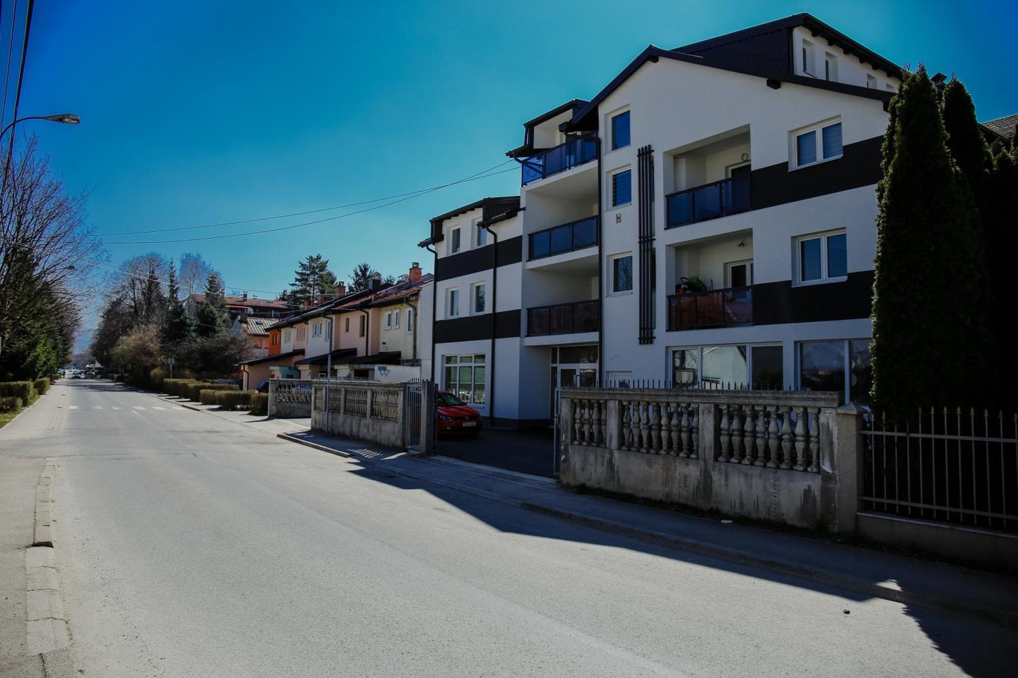 Deluxe Apartments SJJ Esterno foto
