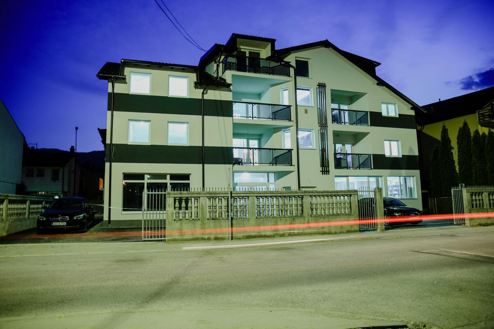 Deluxe Apartments SJJ Esterno foto